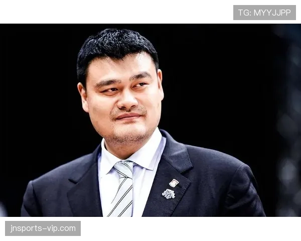 姚明退役后这身材管理也太真实了，火锅配啤酒的日子过得比我们还接地气？